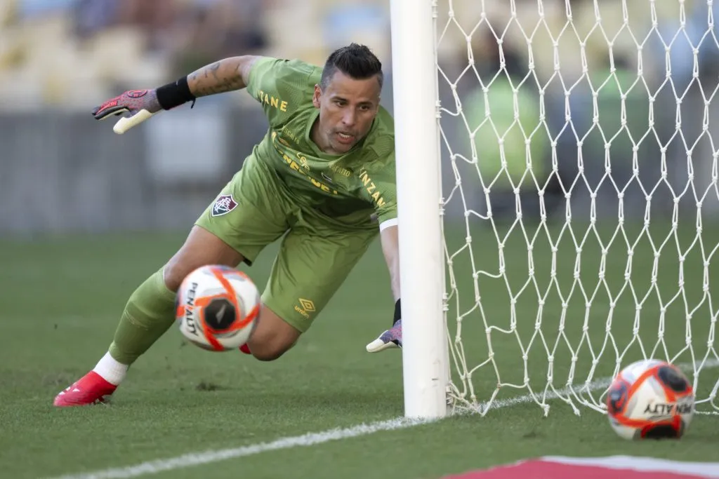 RJ – RIO DE JANEIRO – 16/02/2025 – CARIOCA 2025, FLUMINENSE X NOVA IGUACU – Fabio goleiro do Fluminense durante partida contra o Nova Iguacu no estadio Maracana pelo campeonato Carioca 2025. Foto: Jorge Rodrigues/AGIF