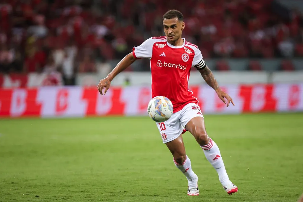 RS – PORTO ALEGRE – 02/02/2025 – GAUCHO 2025, INTERNACIONAL X AVENIDA – Alan Patrick jogador do Internacional durante partida contra o Avenida no estadio Beira-Rio pelo campeonato Gaucho 2025. Foto: Maxi Franzoi/AGIF