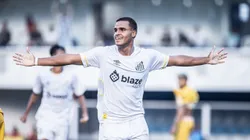 Enzo Monteiro jogador do Santos comemora seu gol durante partida contra o Nova Venécia no estádio Arena Inamar pelo campeonato Copa São Paulo 2024. Foto: Abner Dourado/AGIF
