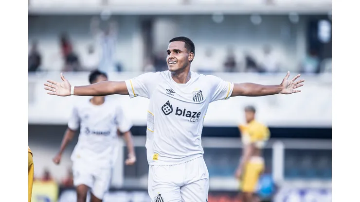 Enzo Monteiro jogador do Santos comemora seu gol durante partida contra o Nova Venécia no estádio Arena Inamar pelo campeonato Copa São Paulo 2024. Foto: Abner Dourado/AGIF