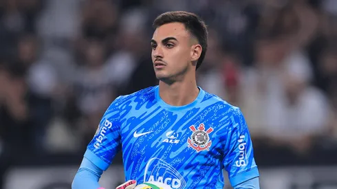 Goleiro foi titular no clássico