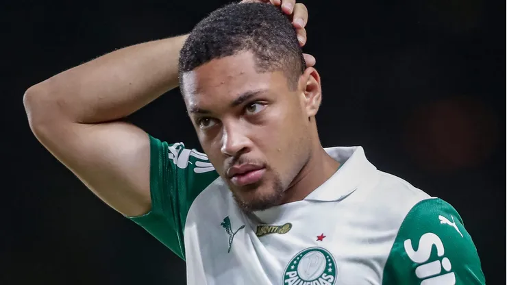 Vitor Roque em ação pelo Palmeiras - Foto: Rafael Vieira/AGIF