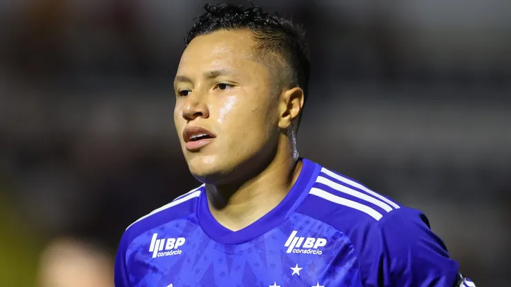 Marlon, ex-lateral do Cruzeiro é anunciado pelo Grêmio e já conquistou os torcedores