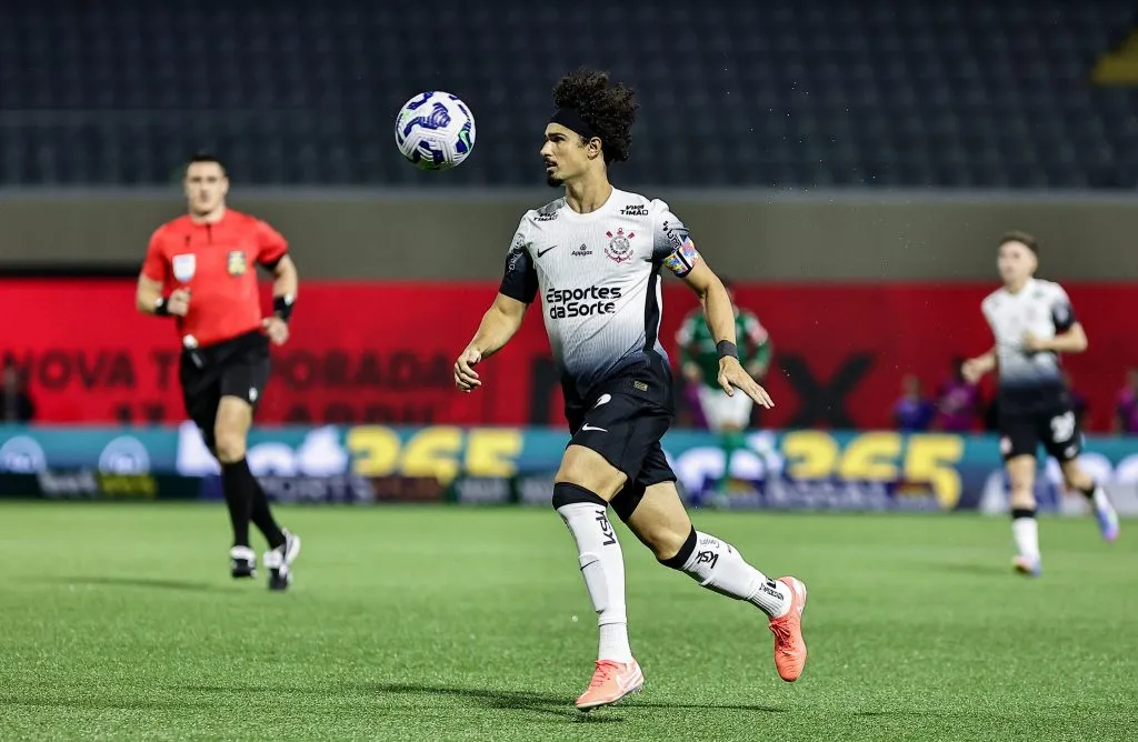 André Ramalho foi desfalque diante do Flamengo - Foto: Fabio Giannelli/AGIF.