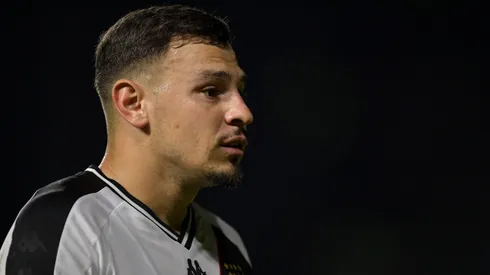 Hugo Moura, volante do Vasco que também atua como meio defensivo entregou um gol para o Sport e irritou os vascaínos