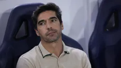 SP - BARUERI - 12/04/2025 - BRASILEIRO A 2025, PALMEIRAS X CORINTHIANS - Abel Ferreira tecnico do Palmeiras durante partida contra o Corinthians no estadio Arena Barueri pelo campeonato Brasileiro A 2025. Foto: Ettore Chiereguini/AGIF