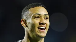 Gustavo Nunes ainda nos tempos de Grêmio, pela Libertadores