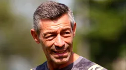 Pedro Caixinha durante treinamento no CT Rei Pelé