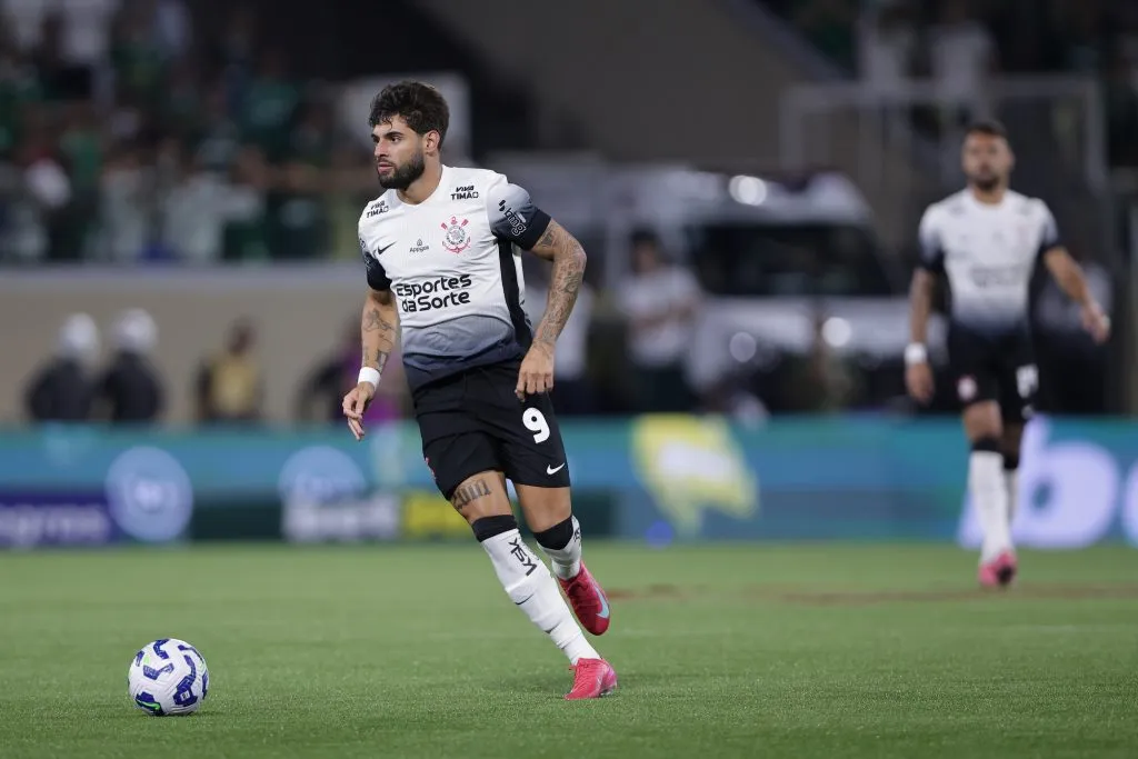 Camisa 9 durante o clássico. Foto: Ettore Chiereguini/AGIF