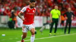 Bruno Tabata está recuperado e mira vaga entre os titulares no Inter. Foto: Luiz Erbes/AGIF