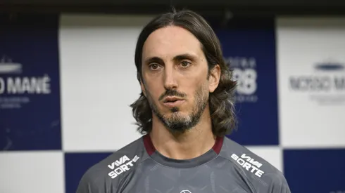 Treinador segue pressionado no clube