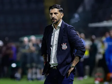 Emiliano Díaz comenta sobre instabilidade na zaga do Corinthians