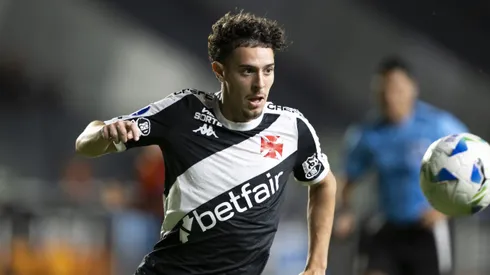 Nuno Moreira jogador do Vasco durante partida contra o Puerto Cabello no estádio São Januário pelo campeonato Copa Sul-americana 2025.