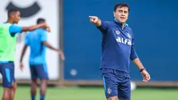 Gustavo Quinteros, treinador do Grêmio foi alvo de duras críticas após novo tropeço da equipe no Brasileirão