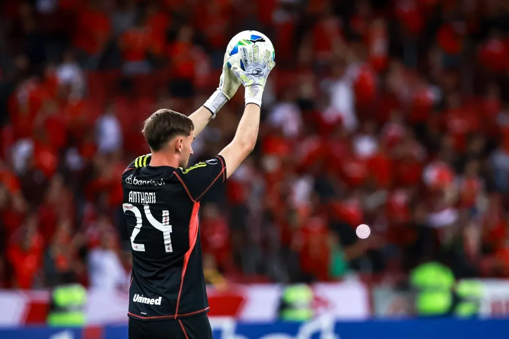 Anthoni goleiro do Internacional – Foto: Maxi Franzoi/AGIF