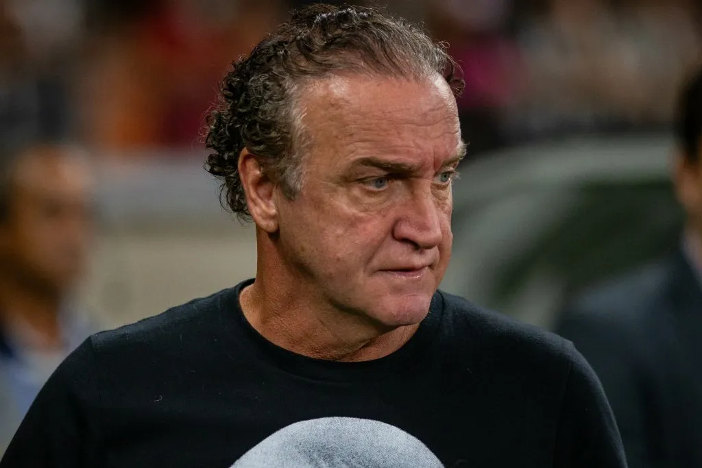 Cuca técnico do Atlético-MG durante partida contra o Vitória – Foto: Fernando Moreno/AGIF