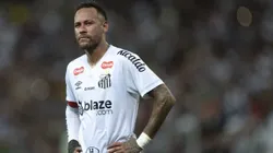 Neymar voltou a se lesionar pelo Santos