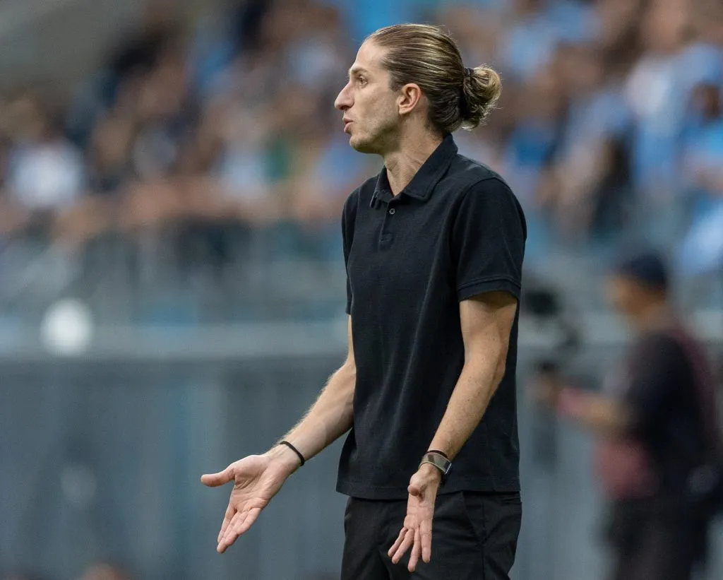 Filipe Luis elogiou a equipe após vitória sobre o Grêmio. Foto: Liamara Polli/AGIF