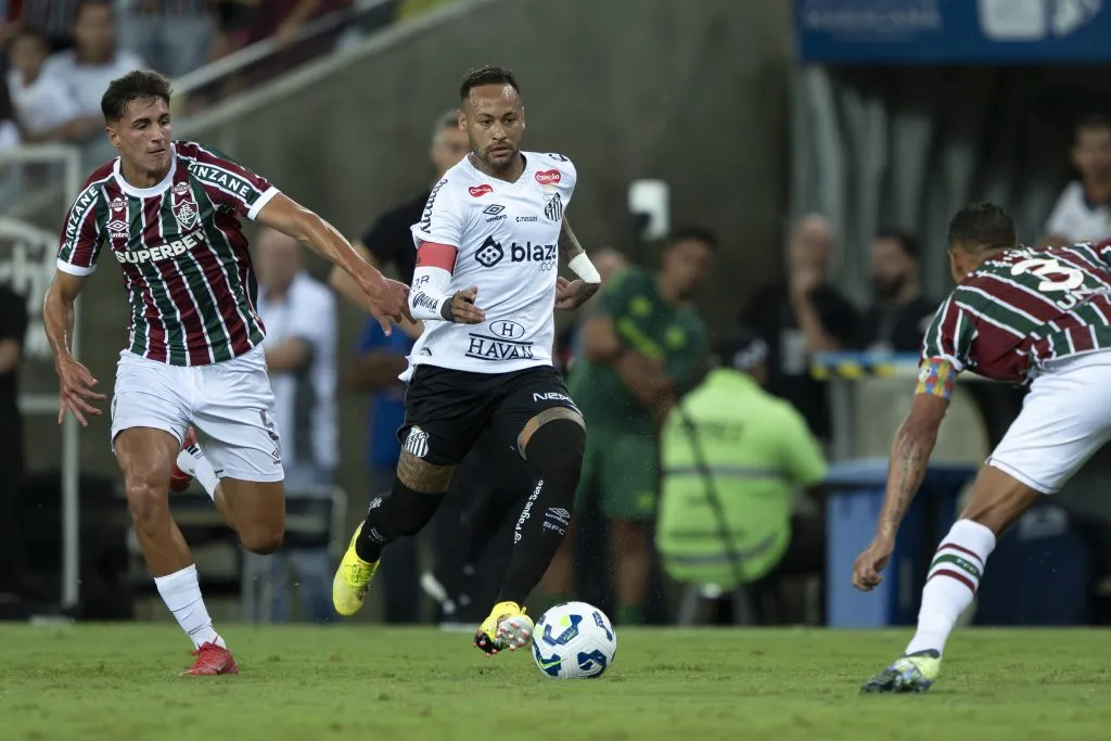 Neymar, jogador do Santos durante partida contra o Fluminense no estadio Maracana pelo campeonato Brasileiro A 2025. Foto: Jorge Rodrigues/AGIF