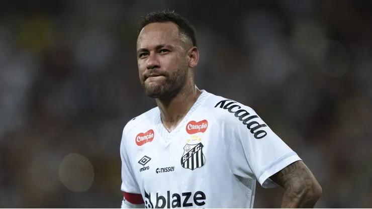 Neymar em ação pelo Santos - Foto: Jorge Rodrigues/AGIF