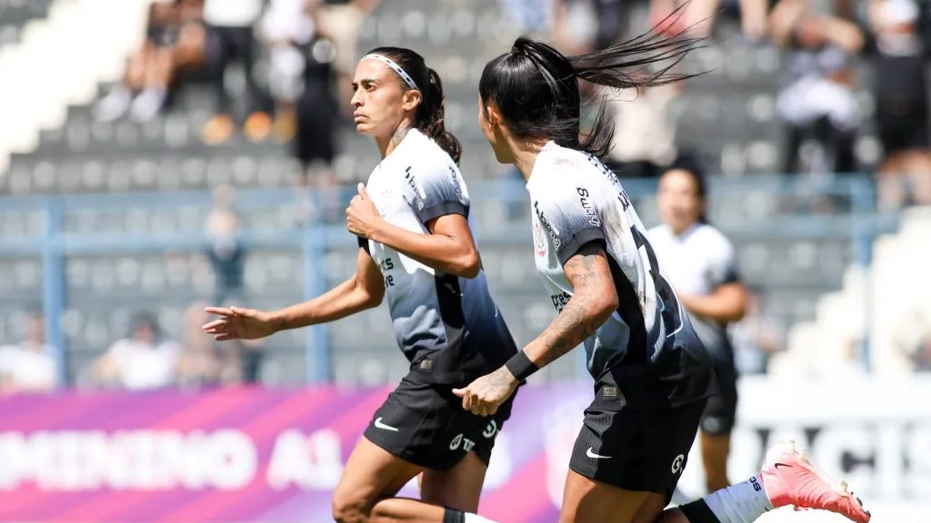 Andressa Alves em comemoração após gol no clássico contra o Palmeiras pelo Brasileirão Feminino
