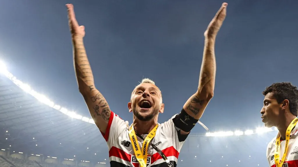 Rafinha foi campeão jogando pelo São Paulo -Foto: Gilson Lobo/AGIF.