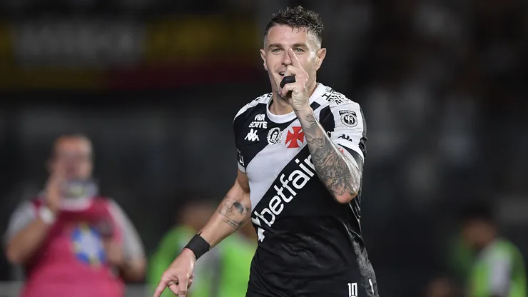 Destaque do Vasco, Vegetti tem feito a diferença em campo - Foto: Thiago Ribeiro/AGIF