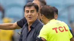 Quinteros não tem multa fixa no Grêmio, mas Tricolor terá que pensar 2x antes de demitir técnico