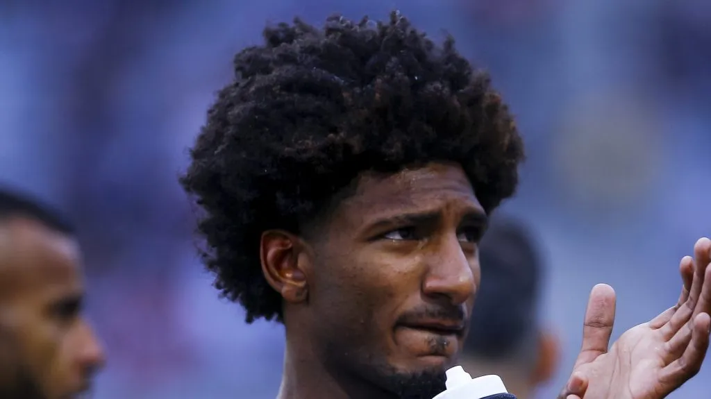 Foto: Marco Miatelo/AGIF – Talles Magno fez apenas um jogo no Brasileirão e não esconde sua insatisfação