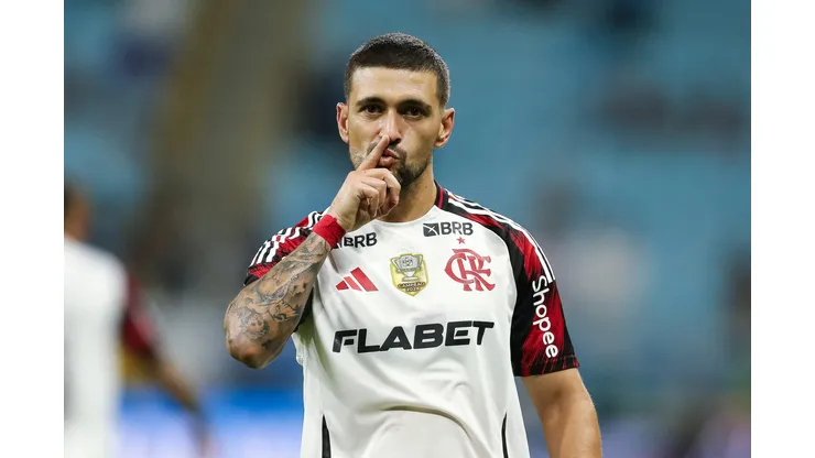 Arrascaeta brilhou e marcou duas vezes - Foto: Pedro H. Tesch/Getty Images.