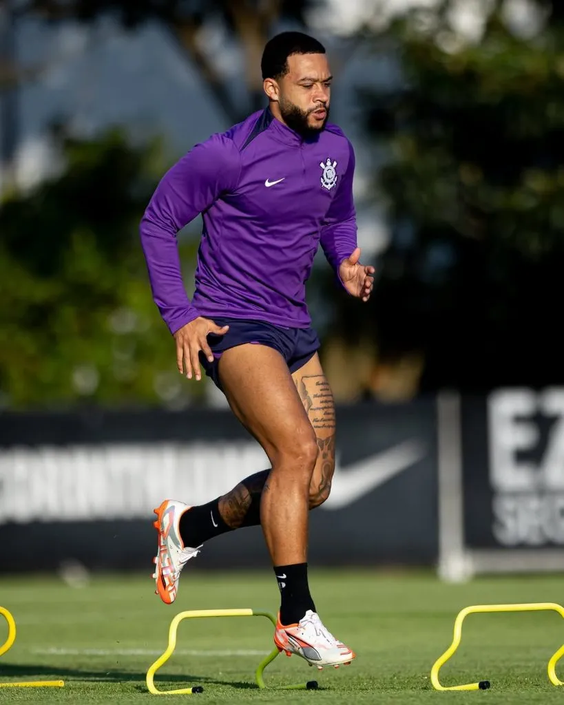 Memphis Depay participando de atividades pelo Corinthians – Foto: Reprodução/Instagram
