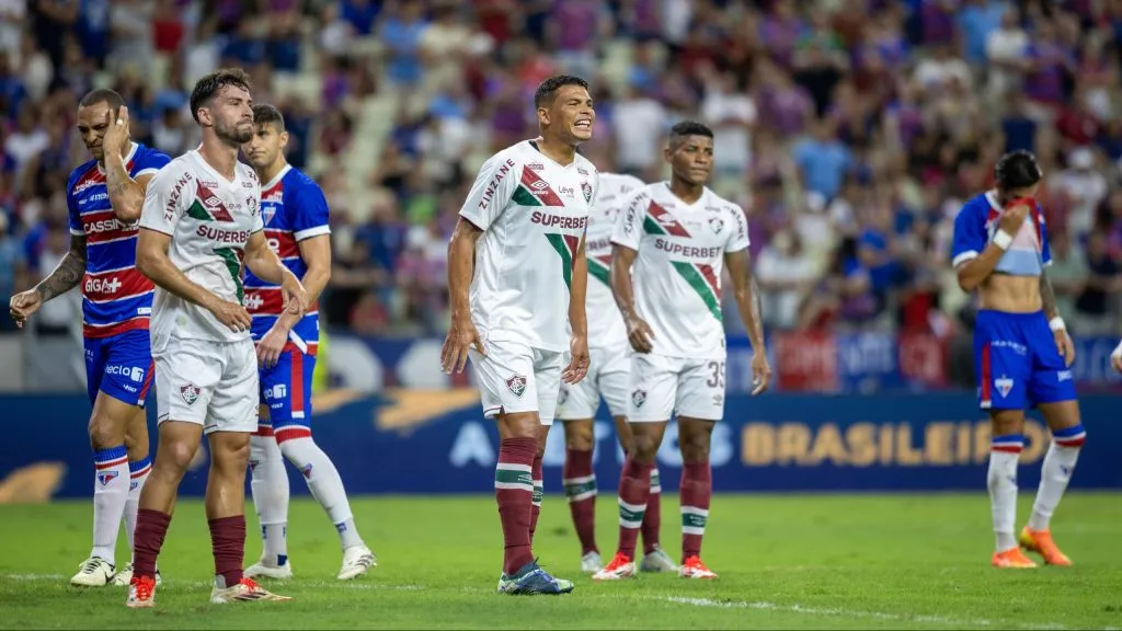 Thiago Silva jogador do Fluminense durante partida contra o Fortaleza no estádio Arena Castelão pelo campeonato Brasileiro A 2025. Foto: Baggio Rodrigues/AGIF
