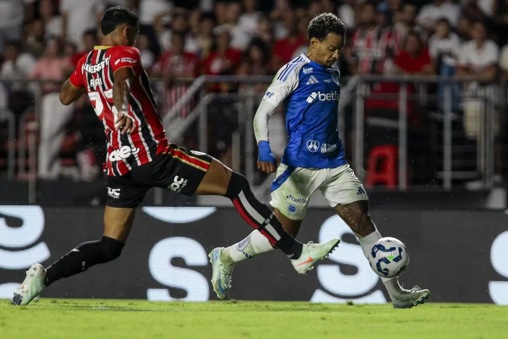 Matheus Pereira foi titular no empate do Cruzeiro com o São Paulo no Morumbis. Foto: Marco Miatelo/AGIF