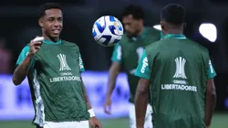 Kevin, ex- jogador do Palmeiras durante aquecimento antes da partida contra o Deportivo Pereira no estadio Arena Allianz Parque pelo campeonato Libertadores 2023.