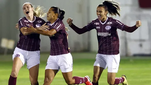 Jogadoras Ferroviária. Foto: Thiago Calil/AGIF