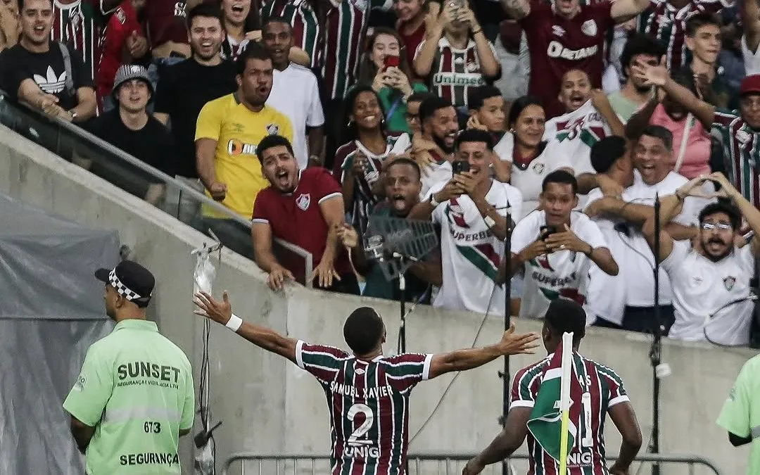Samuel Xavier, foi aplaudido pela torcida do Fluminense no Maracanã após atuação de gala. Foto: Divulgação/Fluminense
