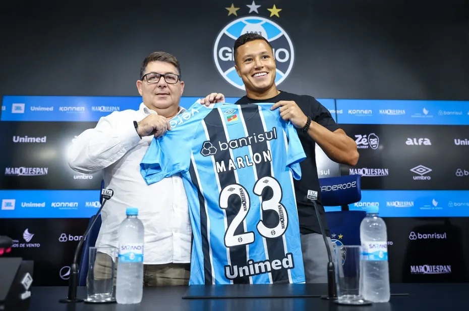 Vice-presidente de futebol Alexandre Rossato, durante apresentação oficial do lateral-esquerdo Marlon como novo reforço do Gremio para a temporada 2025. Foto: Lucas Uebel/GREMIO FBPA