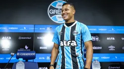 Marlon, ex-Cruxeiro e novo reforço do Grêmio foi apresentado em coletiva nesta segunda-feira