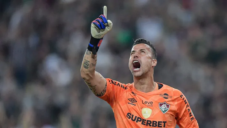 Fábio, jogador do Fluminense, durante partida contra o Grêmio, pela CONMEBOL Libertadores de 2024. Foto: Thiago Ribeiro/AGIF.