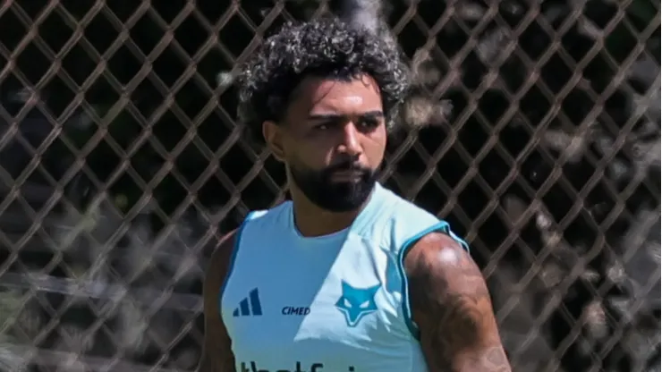 Gabigol vive momento polêmico com torcida do Cruzeiro