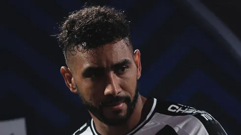 SP - SAO PAULO - 05/04/2025 - BRASILEIRO A 2025, CORINTHIANS X VASCO - Payet jogador do Vasco durante partida contra o Corinthians no estadio Arena Corinthians pelo campeonato Brasileiro A 2025.