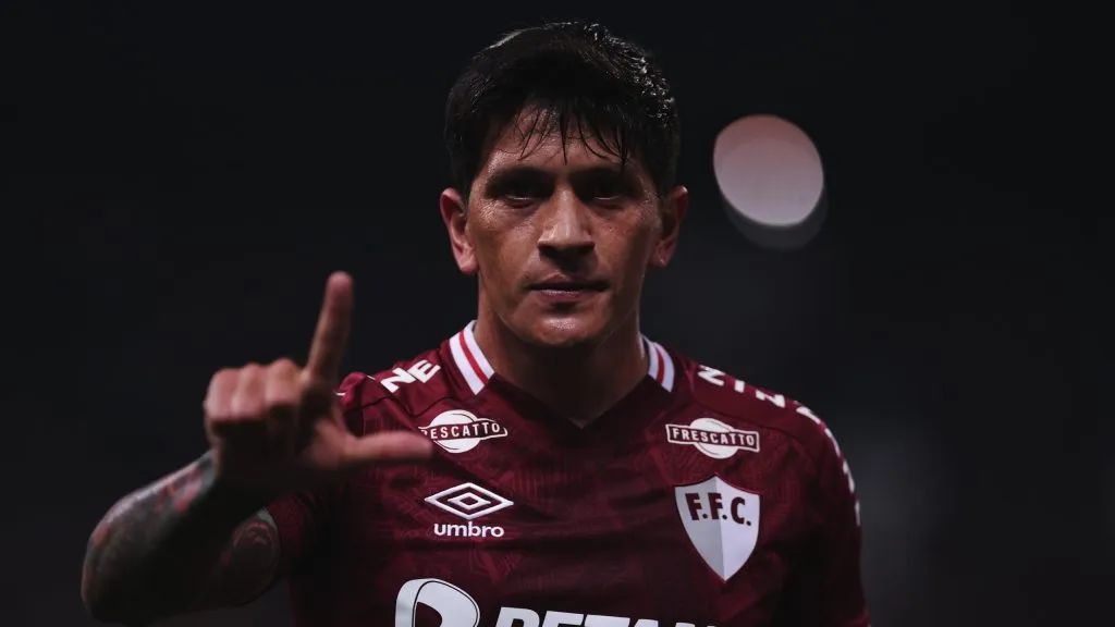 Germán Cano, jogador do Fluminense, comemora seu gol durante partida contra o Corinthians, pelo Campeonato Brasileiro de 2022. Foto: Ettore Chiereguini/AGIF.