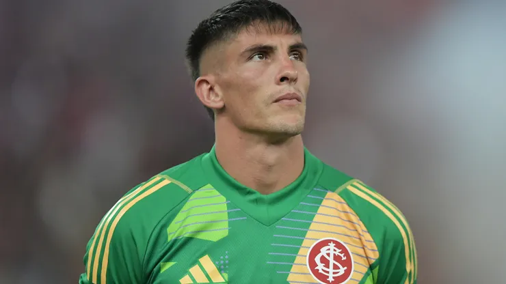 Se recuperando de lesão, Rochet irá desfalcar o Internacional contra o Palmeiras - Foto: Thiago Ribeiro/AGIF