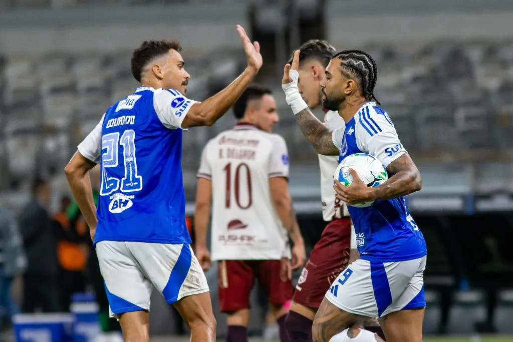 Gabigol jogador do Cruzeiro comemora seu gol durante partida contra o Mushuc Runa no estadio Mineirao pelo campeonato Copa Sul-americana 2025. Foto: Fernando Moreno/AGIF