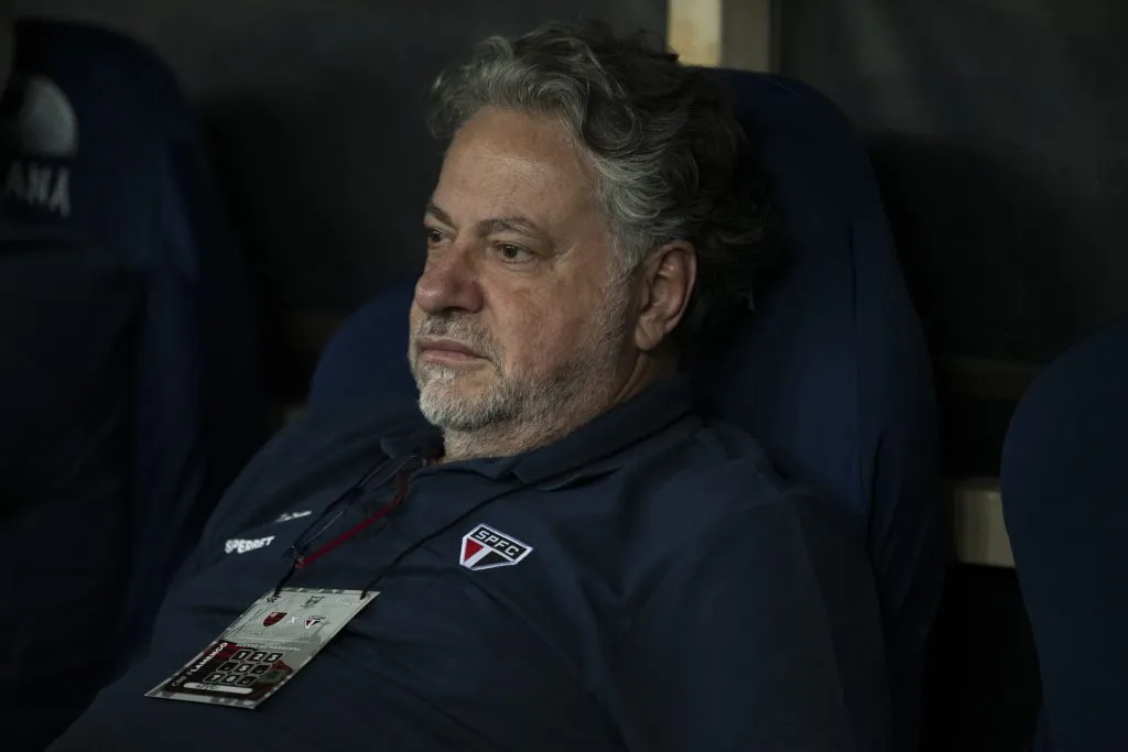 RJ – RIO DE JANEIRO – 17/04/2024 – BRASILEIRO A 2024, FLAMENGO X SAO PAULO – Julio Casares presidente do Sao Paulo antes da partida contra o Flamengo no estadio Maracana pelo campeonato Brasileiro A 2024.  Foto: Jorge Rodrigues/AGIF