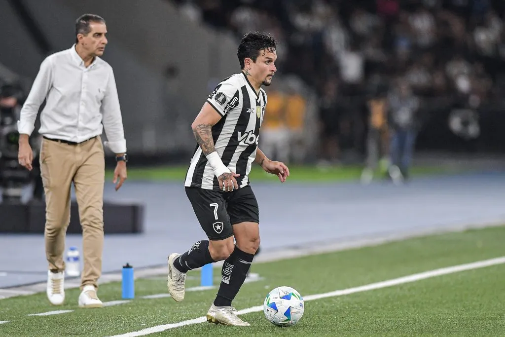 Renato Paiva no comando do Botafogo – Foto: Thiago Ribeiro/AGIF