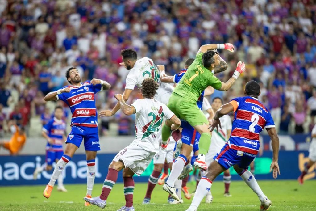 Fabio goleiro do Fluminense durante partida contra o Fortaleza – Foto: Baggio Rodrigues/AGIF