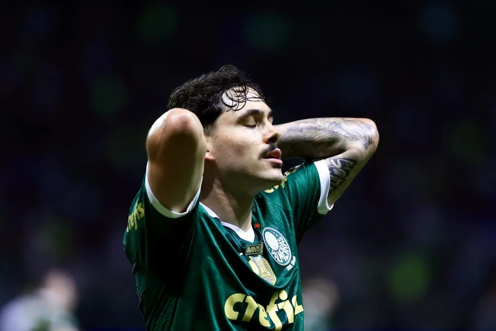 SP – SAO PAULO – 08/11/2024 – BRASILEIRO A 2024, PALMEIRAS X GREMIO – Mauricio jogador do Palmeiras lamenta durante partida contra o Gremio no estadio Arena Allianz Parque pelo campeonato Brasileiro A 2024. Foto: Marcello Zambrana/AGIF