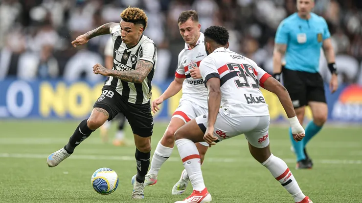 Igor Jesus jogador do Botafogo durante partida contra o São Paulo - Foto: Thiago Ribeiro/AGIF