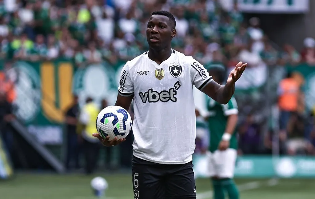 Patrick de Paula não conseguiu render o que era esperado no Botafogo - Foto: Fabio Giannelli/AGIF.